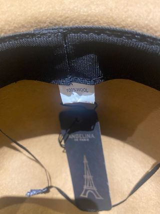 Sombrero de lana color camel .