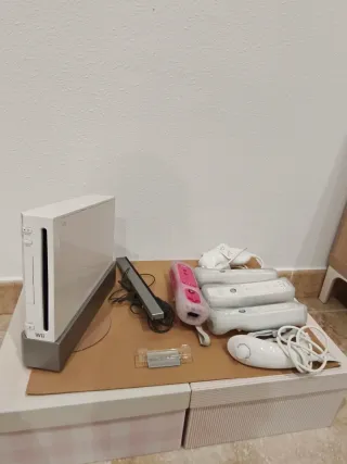 Console Nintendo Wii + 4 controller + 2 nunchuk