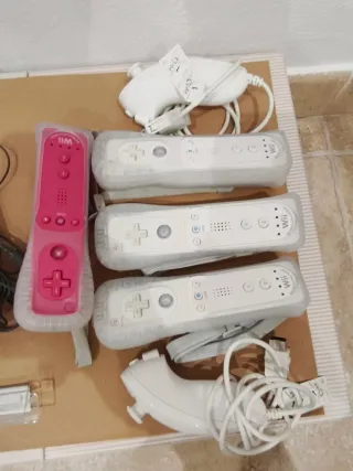 Console Nintendo Wii + 4 controller + 2 nunchuk