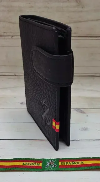 CARTERA CON MONEDERO PIEL LEGION + REGALO PULSERA