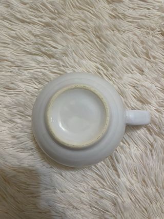 Tazza bianca in porcellana