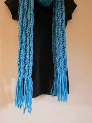 Sciarpa invernale donna blu con beretto XS