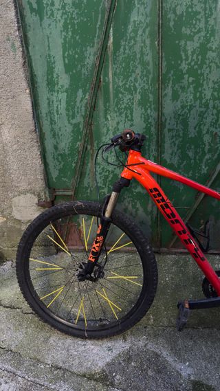 Bicicleta de montaña Monty Roja