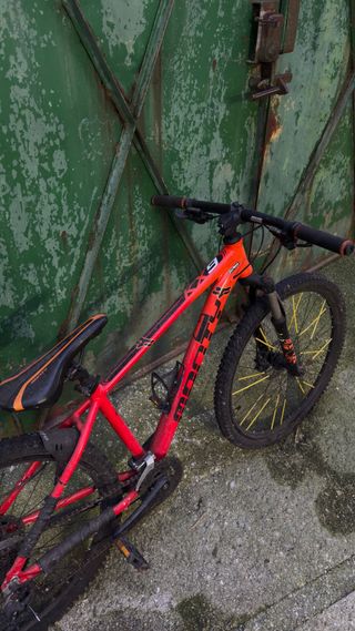 Bicicleta de montaña Monty Roja