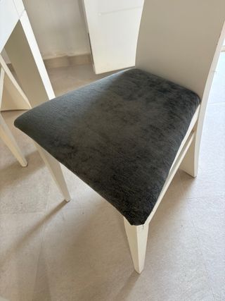 Mesa y 4 sillas comedor