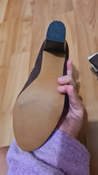 Botines tacón marrón con hebilla. SIN ESTRENAR.