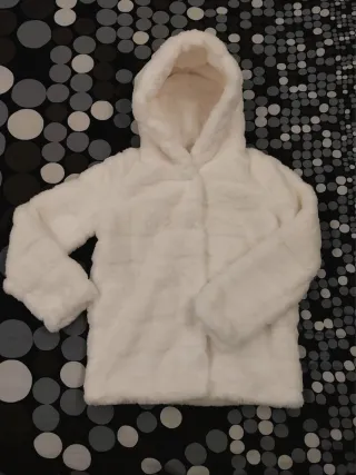 Abrigo pelo blanco Don't Call Me Jennifer