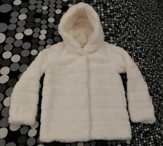 Abrigo pelo blanco Don't Call Me Jennifer