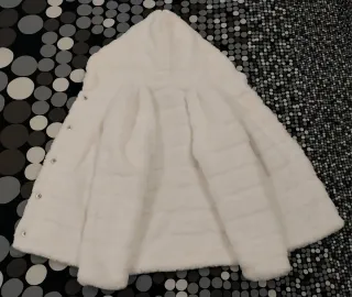 Abrigo pelo blanco Don't Call Me Jennifer