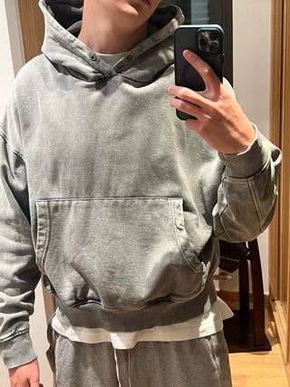 Sudadera Zara cropped gris