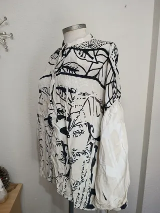 Blusa seda beige y negra Talla L
