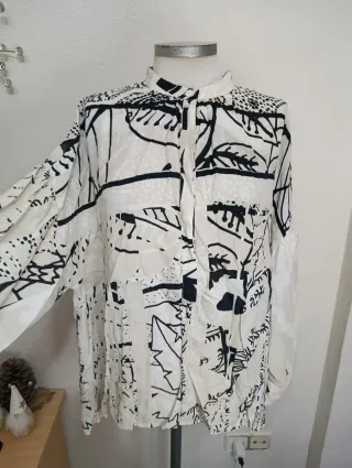 Blusa seda beige y negra Talla L