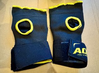 Guantes boxeo, vendas y guantes interiores