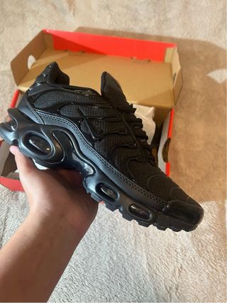 Nike Air Max Plus Rojas y Blancas