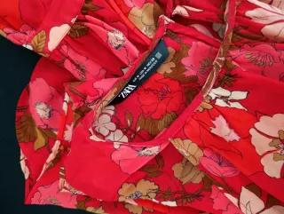 Blusa Zara Flores Roja Talla M