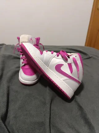 Zapatillas Jordan Mujer Talla 38.5 Rosa/Blanco