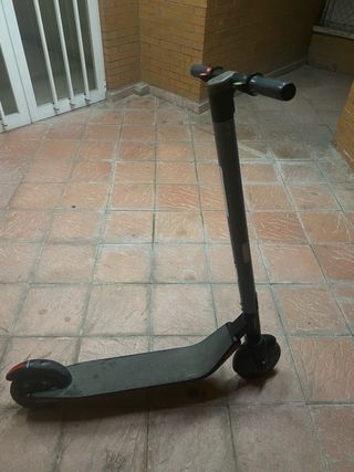 Patinete Eléctrico negro y gris