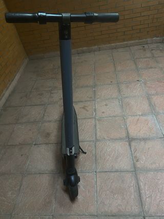 Patinete Eléctrico negro y gris