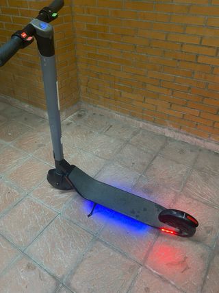 Patinete Eléctrico negro y gris