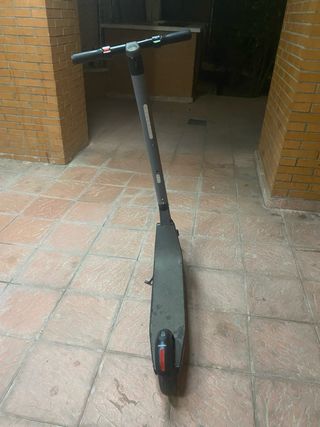 Patinete Eléctrico negro y gris