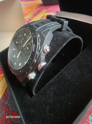 Reloj Lotus Cronógrafo Negro y Dorado