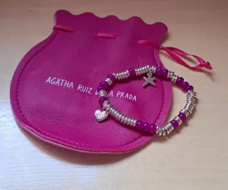 Pulsera morada con charms de estrella y corazón