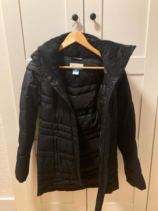 Abrigo Columbia Negro Mujer de plumas