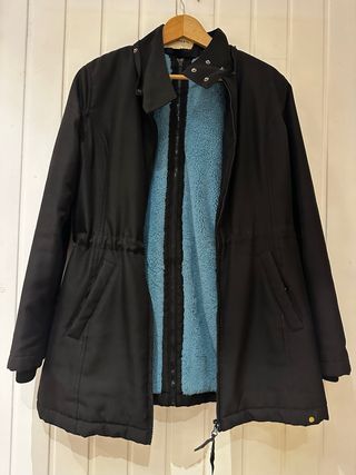 Abrigo premamá y porteo Wallaby Wombat & Co