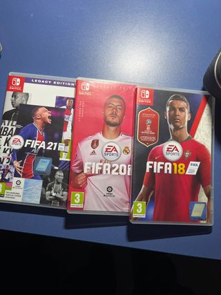 Pacchetto Nintendo Switch FIFA 18, 20 e 21