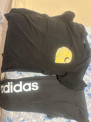 T-shirt Carhartt e Pantalone Adidas Uomo