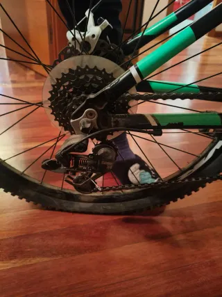 Bicicleta 24' B'TWIN Negra