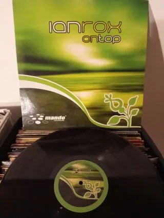 Ian Rox - Ontop