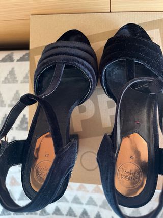 Zapatos de tacón Gioseppo negros y plateados 37