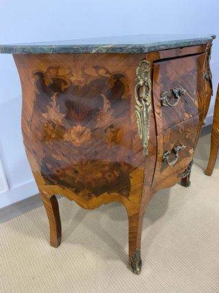 Set di 2 comodini antichi in stile Luigi XV