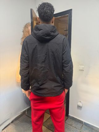 Chaqueta Anorak Negra Bershka