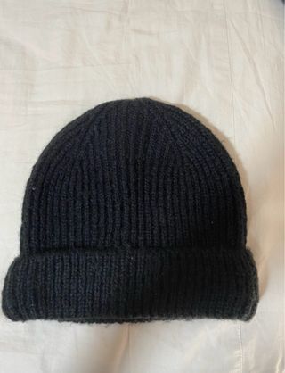 Gorro negro de lana
