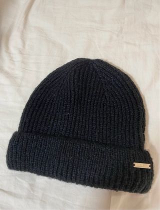 Gorro negro de lana