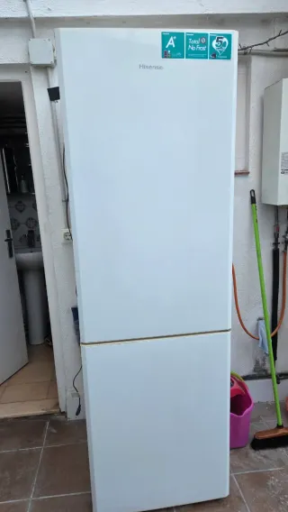 Nevera Hisense Combi No Frost A+