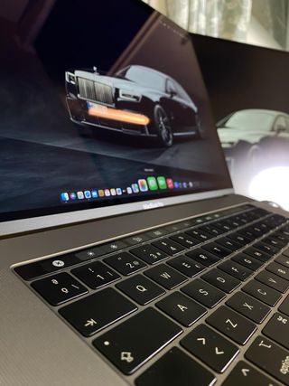 MacBook Pro 32GB 15" + Paq Adobe