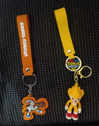 Llaveros Looney Tunes y Sonic Heroes