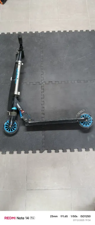 Patinete plegable con correa