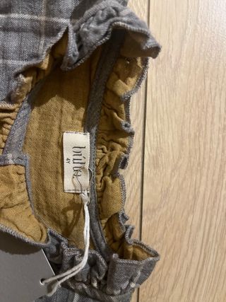 Conjunto niña: blusa cuadros y pantalón pana