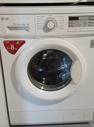Lavadora LG DirectDrive 8kg (NECESITA REPARACIÓN)