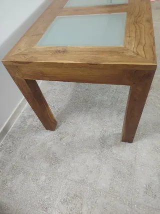 Tavolo in legno con piano in vetro smontabili...