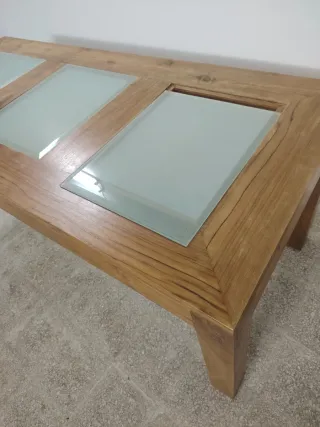 Tavolo in legno con piano in vetro smontabili...