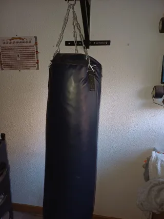 Saco de boxeo para pared, sin usar