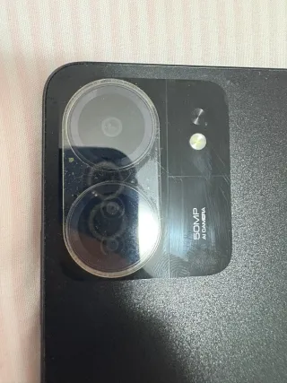 Móvil Negro. Con funda.