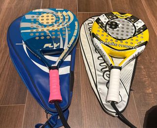 Palas de pádel con fundas