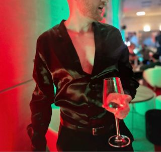 Camisa hombre satén negra