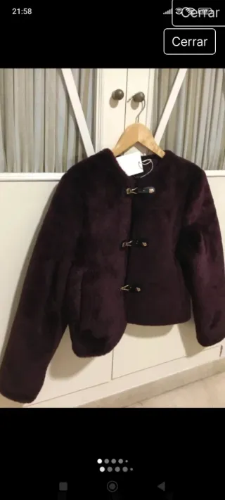 Abrigo pelo Zara efecto alamares